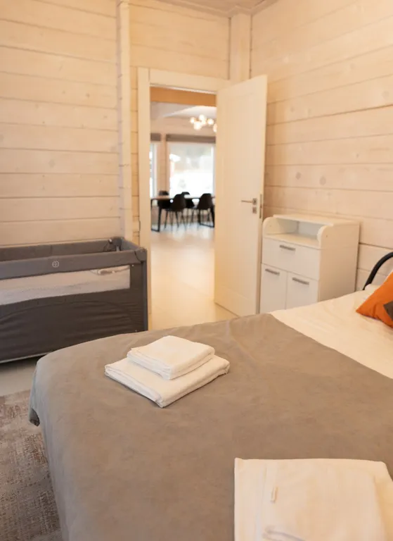 Большой дом с видом на озеро, 3 спальнями, сауной и настольным футболом