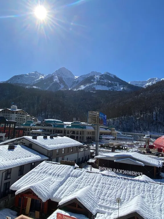 Белые горошины с видом на Marriott, горы, казино