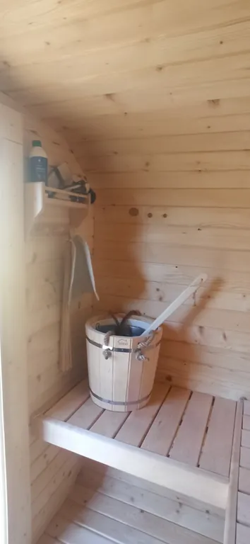 Уютный дом на берегу озера с сауной