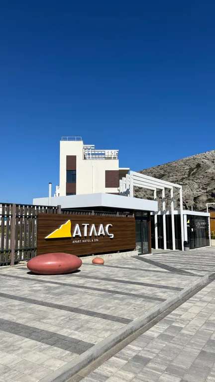 Шикарные апартаменты на первой береговой линии с бассейном