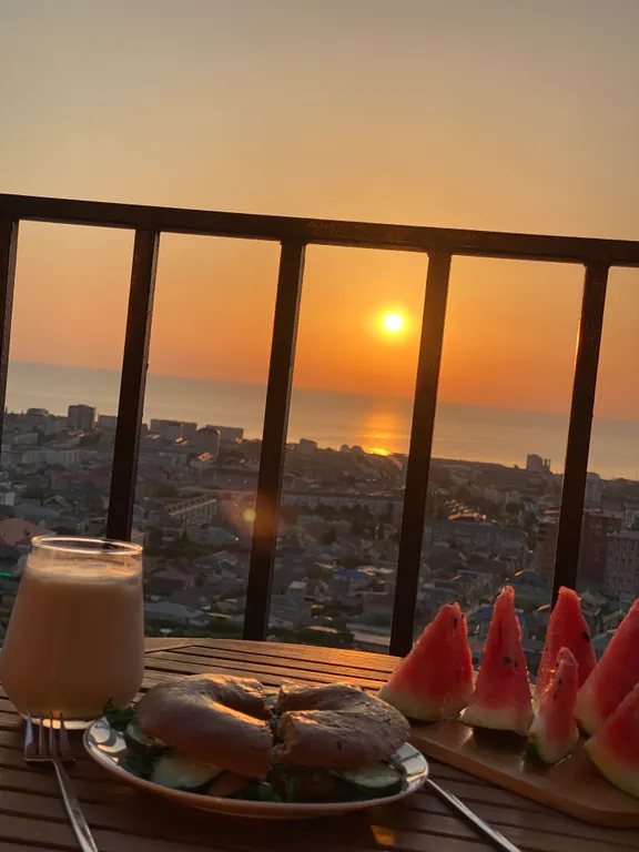 A-frame домик с панорамным видом на город