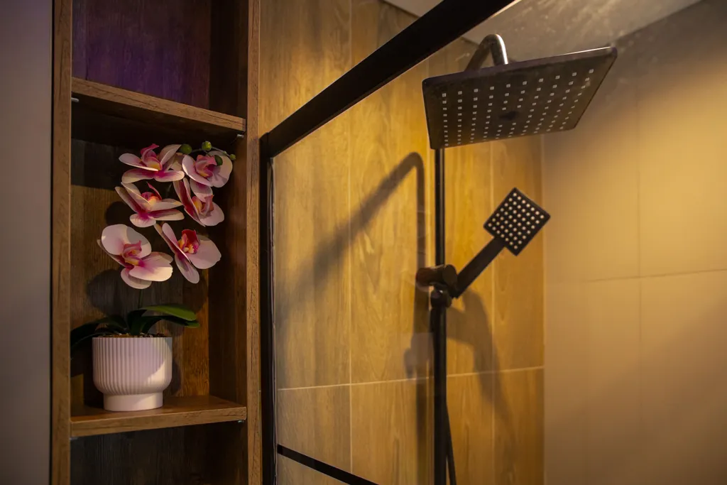 Стильная современная квартира с умной Алисой