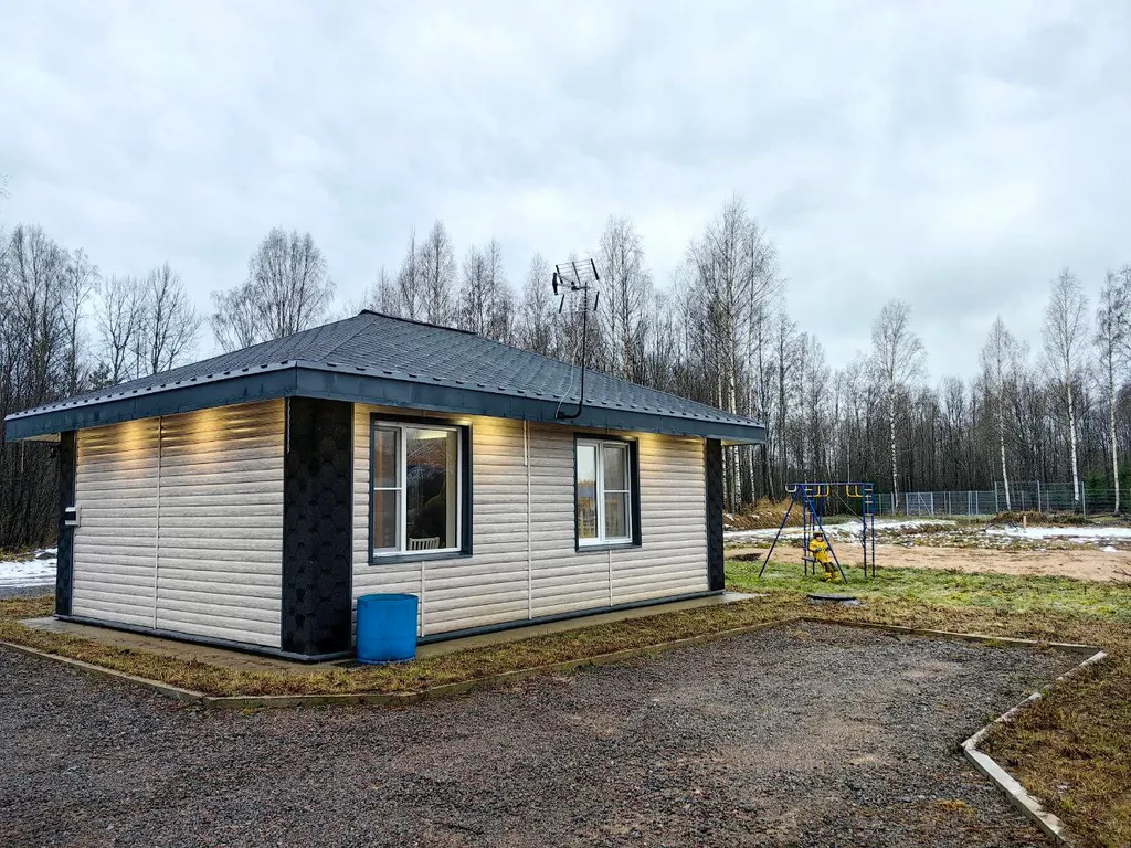 Дом рядом с озером в Карелии