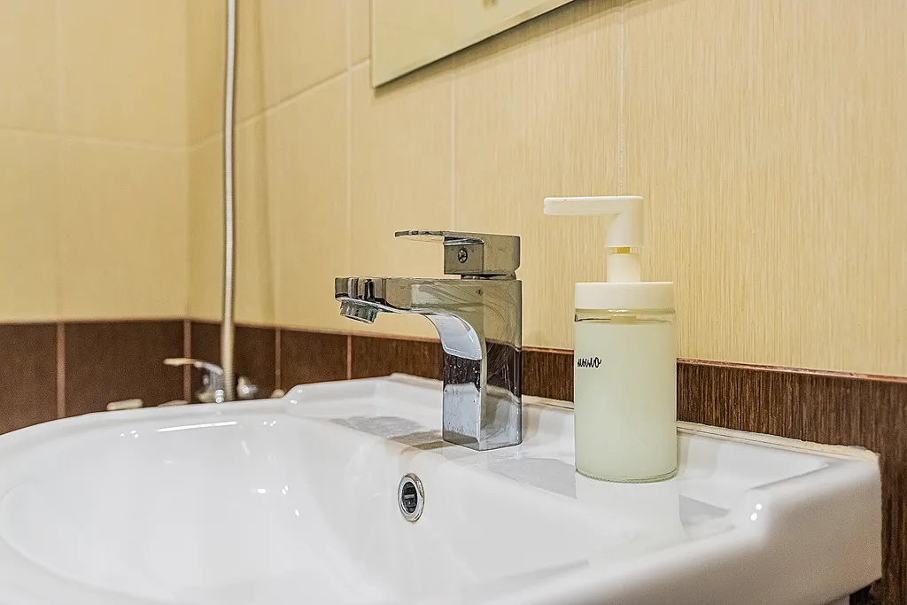 Стильная студия с видом на город в 20 минутах до центра