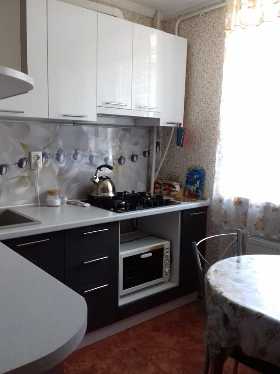 Уютная квартира находится возле можевеловой роще, вид на море и горы — аренда посуточно в Новый Свет