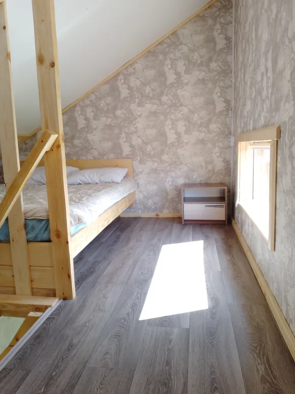 Домик с видом на озеро