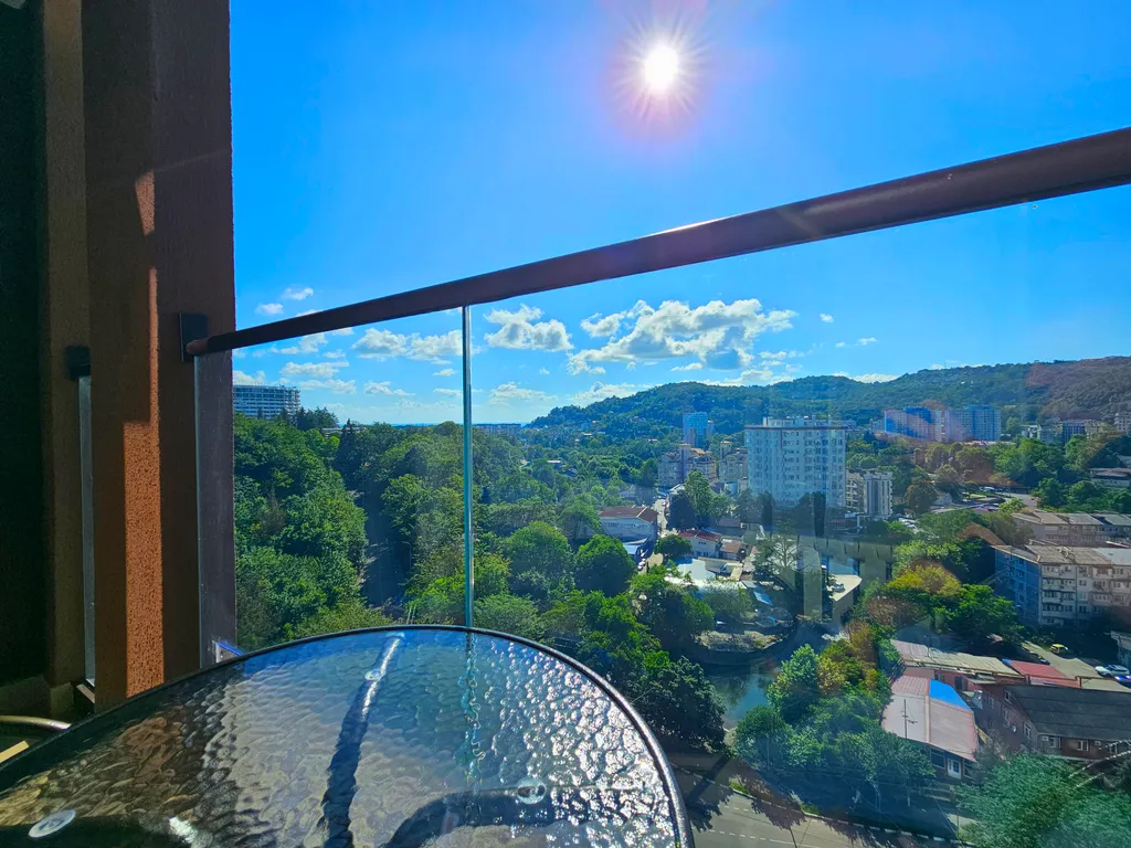 Квартира-студия с видом на парк и море