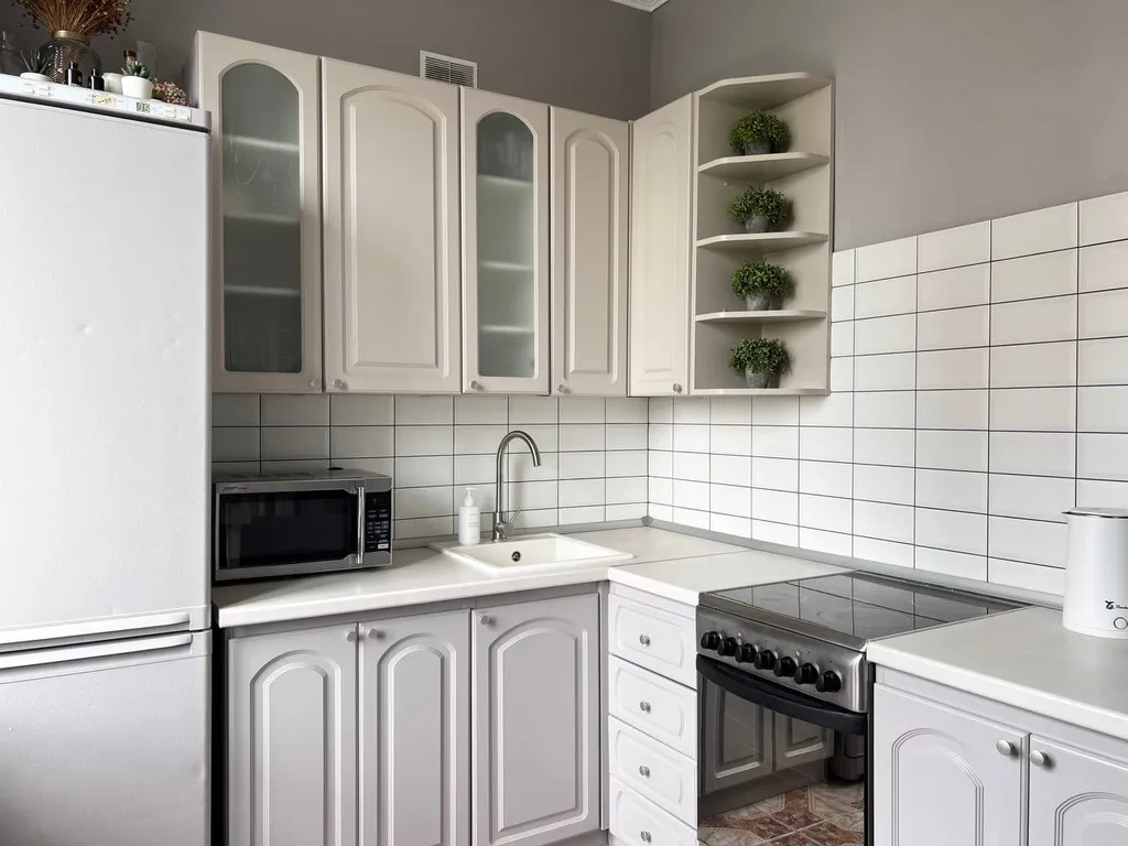 Большая изолированная трёхкомнатная квартира в самом центре