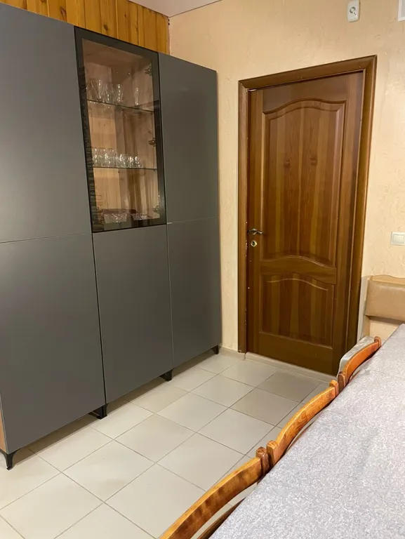 Дом у реки с видом на горы