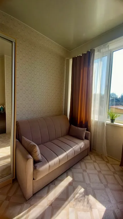 Четырехместная однокомнатная квартира с балконом в центре