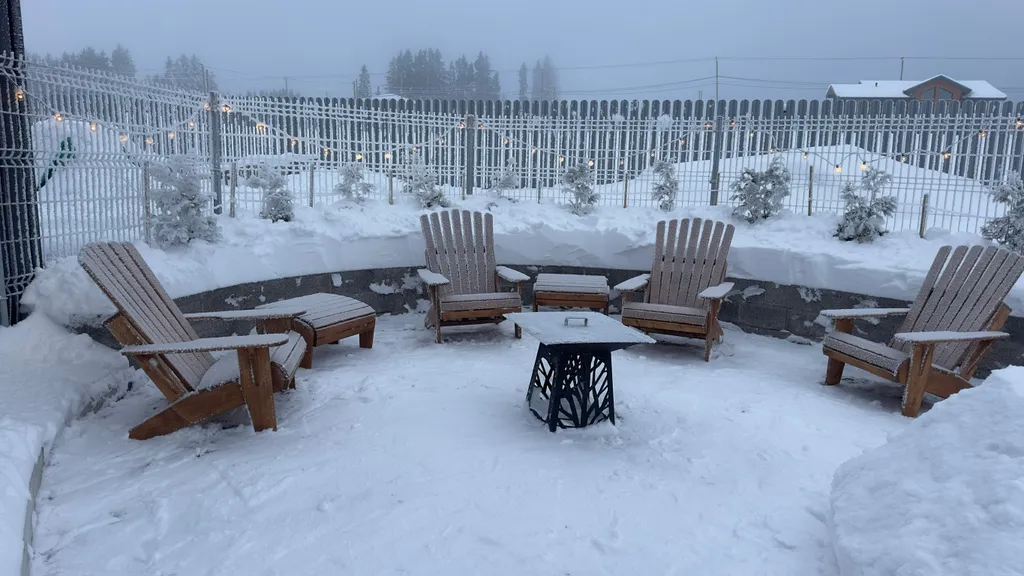 Коттедж Уютный загородный дом у живописного озера, с шикарной новогодней елкой — Санкт-Петербург