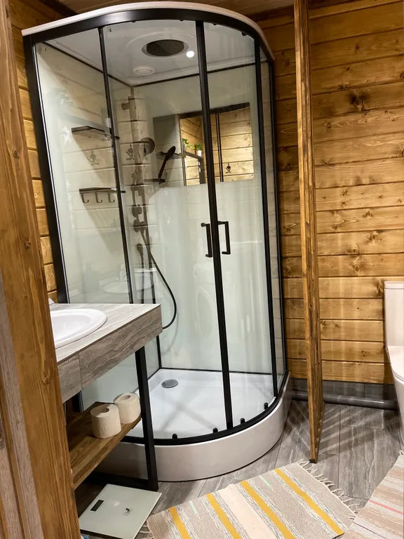 Сосновое шале на берегу Сямозера