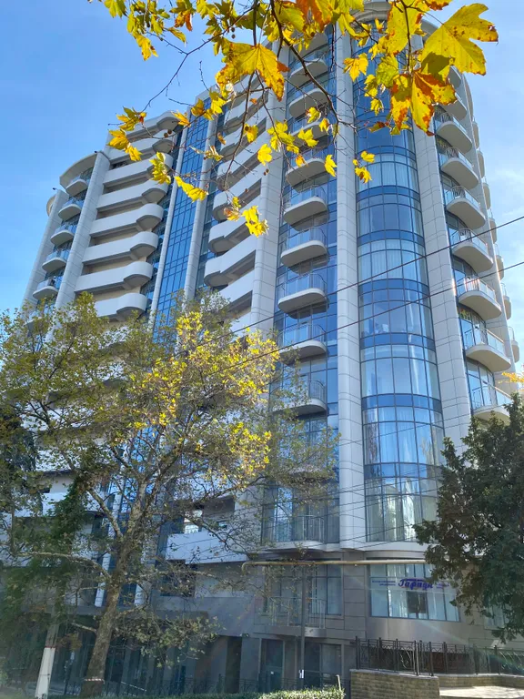 Апартаменты с видом на море на набережной Ялты в ЖК Бригантина