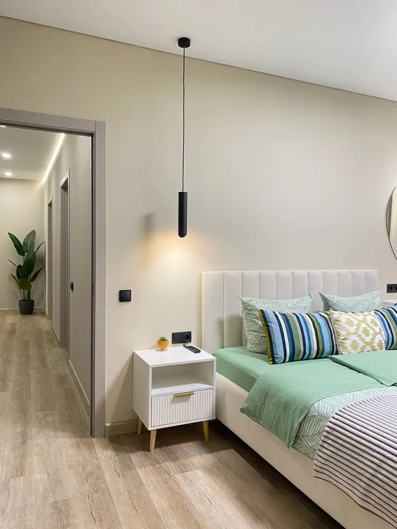 Современная двухкомнатная квартира в ЖК Кристалл — аренда посуточно в Тюмень