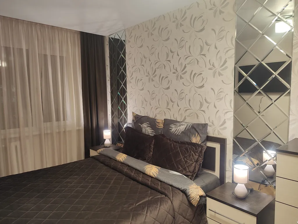 Апартаменты в самом центре (площадь победы, три штыка, амфитеатр)