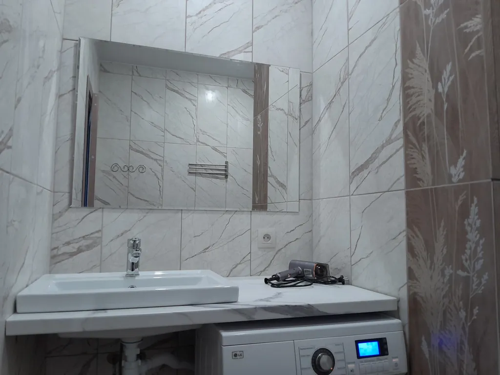 ЖК " Ривер парк " Набережная- Урицкого . Евродвухкомнатная квартира