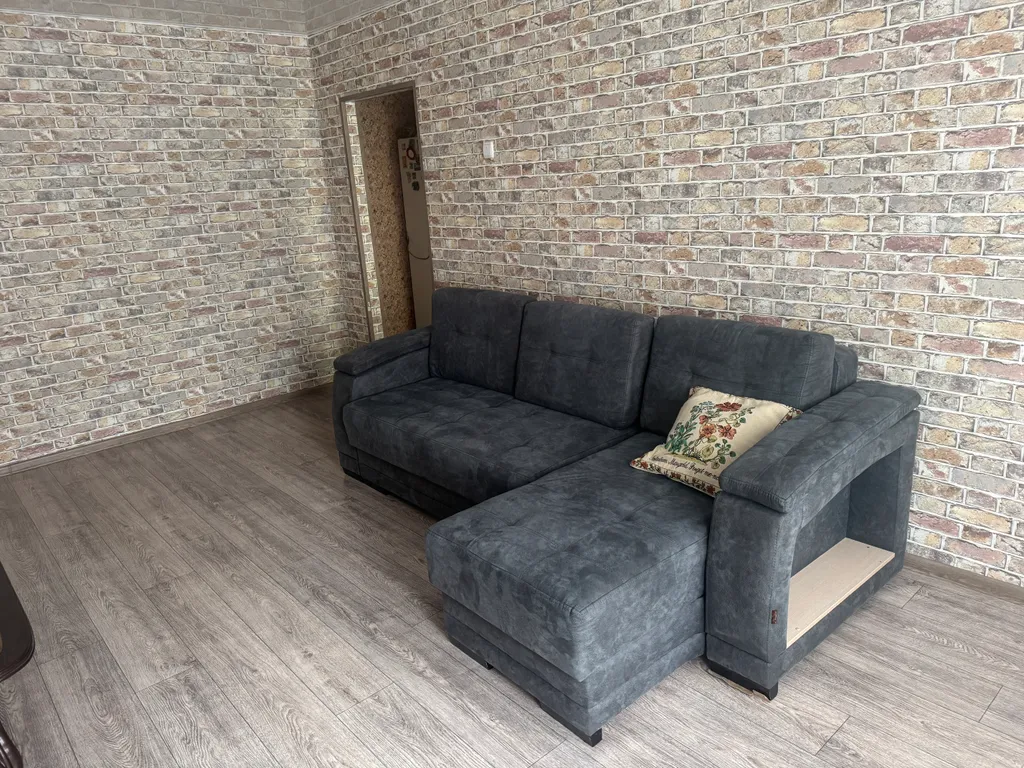 Просторная двухкомнатная квартира с видом на Мишенную сопку