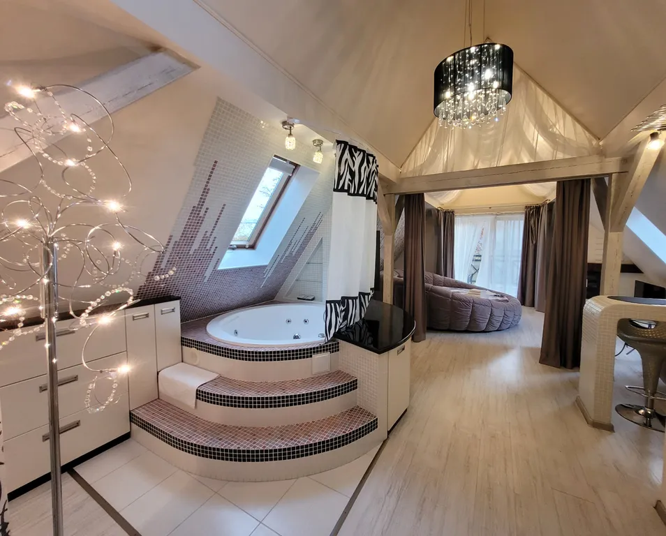 Квартира Эксклюзивный номер-люкс для двоих — Калининград