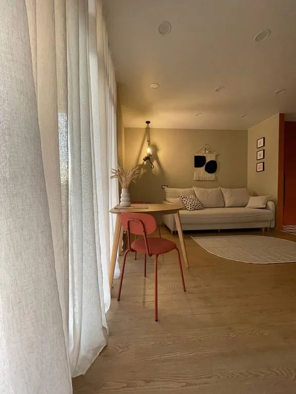 Яркая квартира у моря