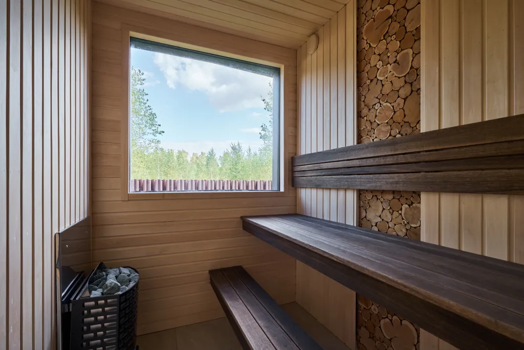 Домик у реки с камином, сауной и чаном