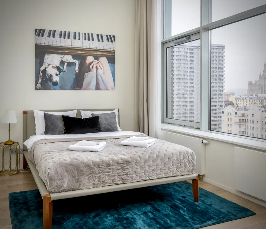 Стильный видовой апартамент в центре