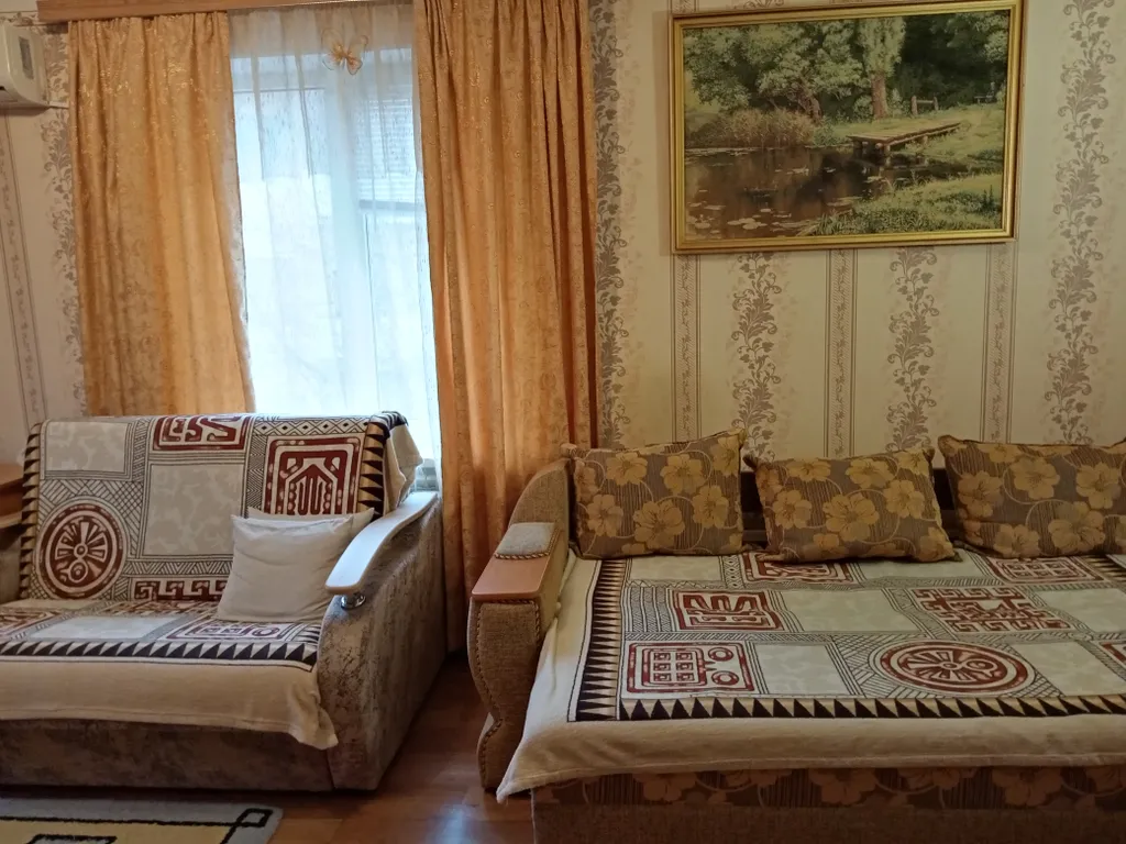 Уютная квартира в центре города — аренда посуточно в Волжский