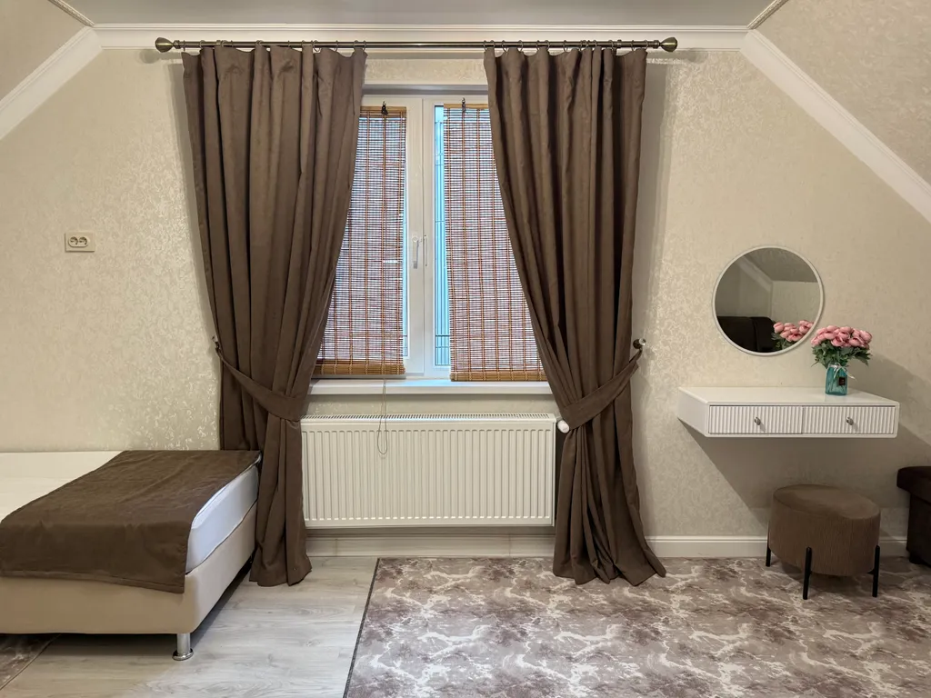 Malkar house с видом на гору Чегет