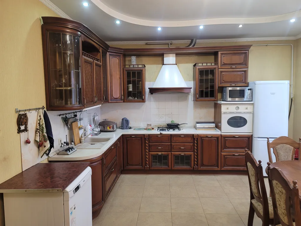 Коттедж Дом с баней и бассейном в центре старого города — аренда посуточно в Волгодонск