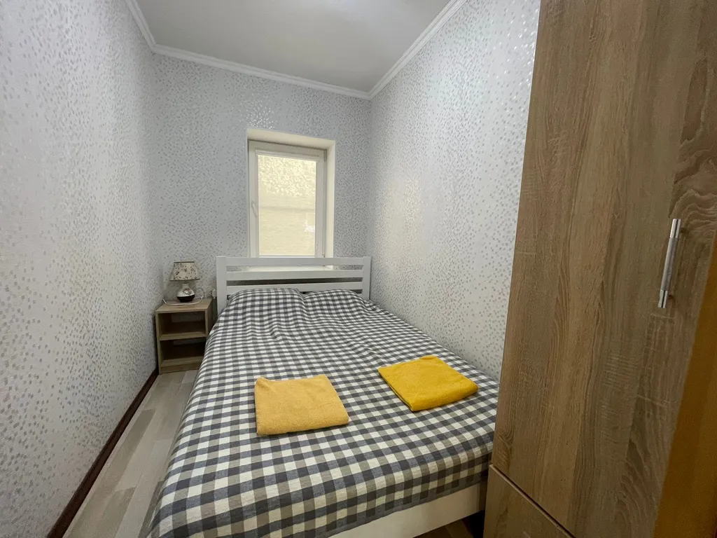 Виноградный домик 2-комнатный с кухней у Парка и Цветник