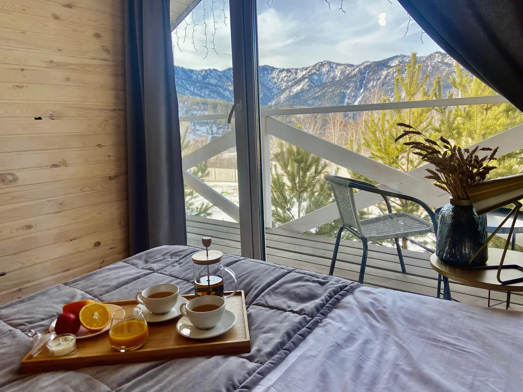 Уютный двухэтажный дом с двумя спальнями, с прекрасным видом на горы