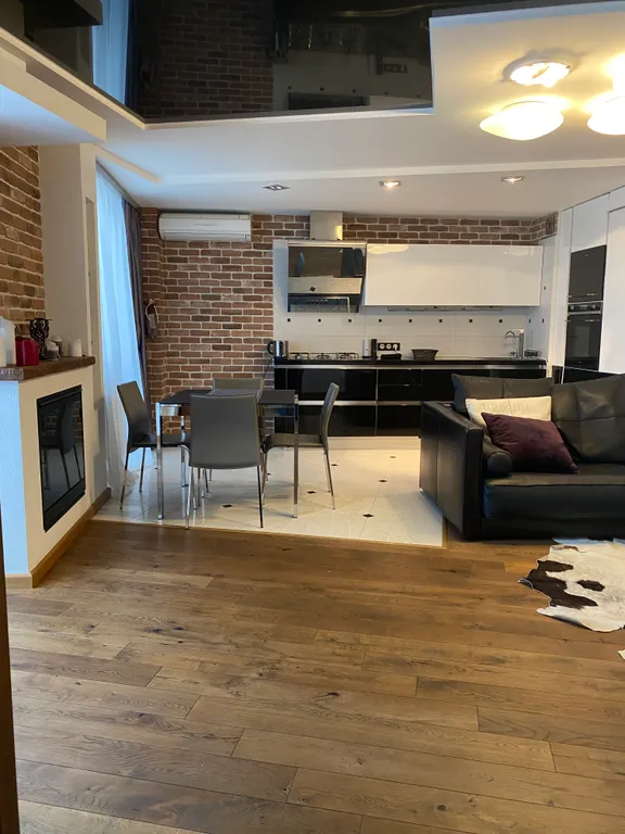 Уютная квартира с дизайнерским ремонтом в хорошем районе города