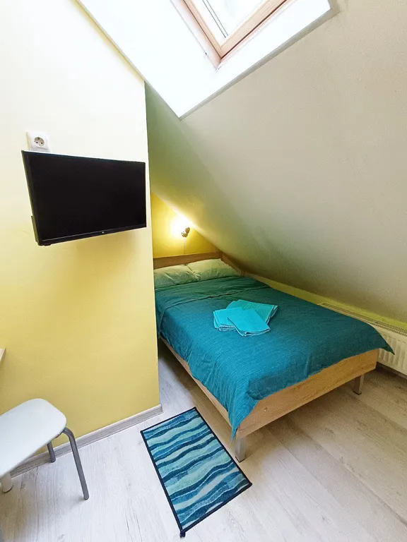 Стандартный двухместный номер с мансардным окном