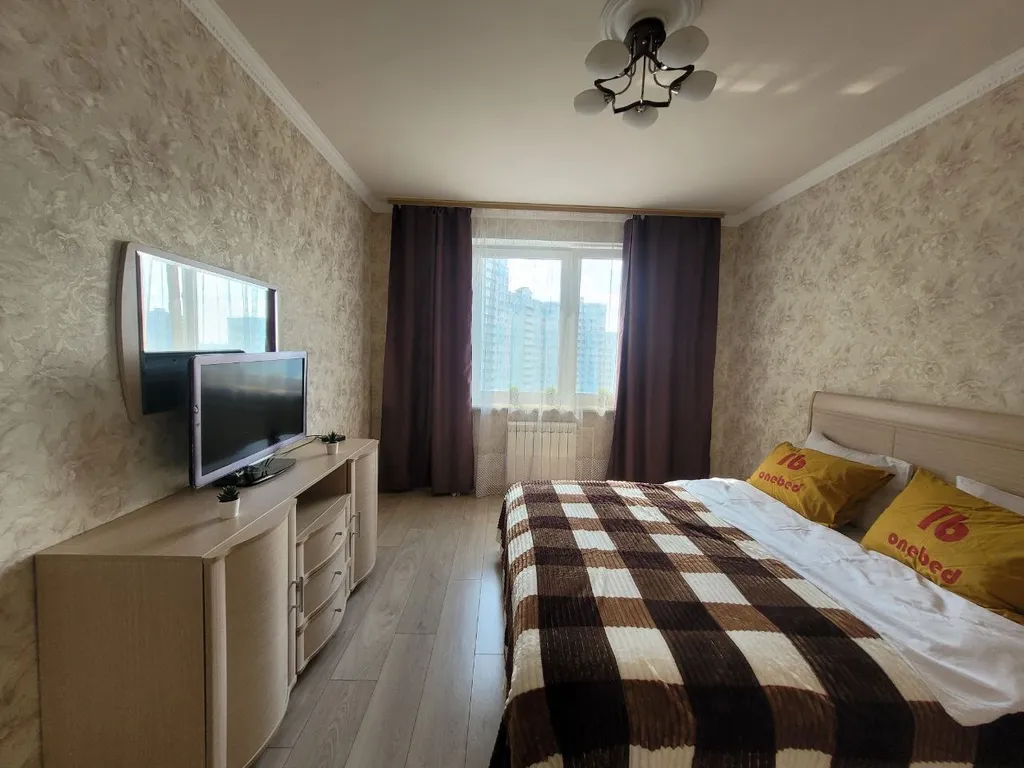 Большая трешка рядом с крокус экспо