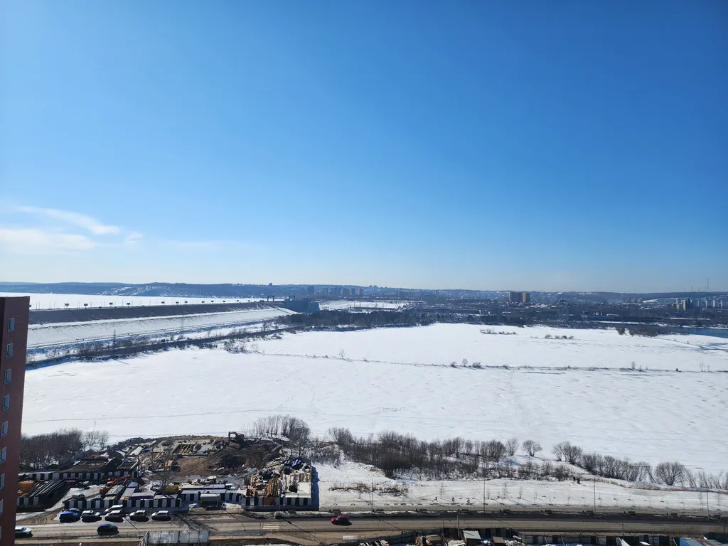 Новая студия с шикарным видом на Ангару