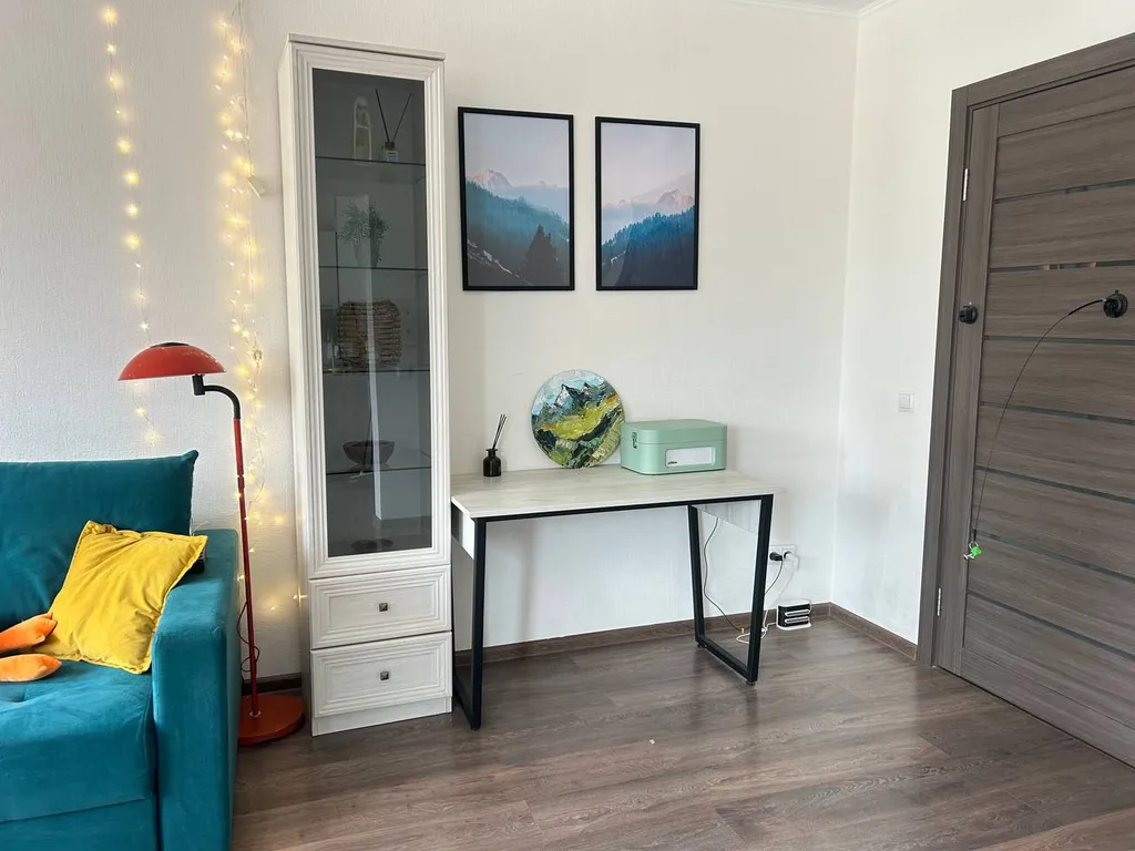 Двухкомнатная просторная квартира в стильном районе