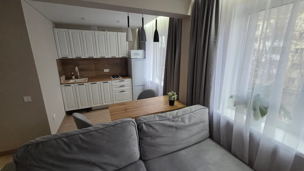 Новая стильная квартира-сттудия в центре, рядом с вокзалом