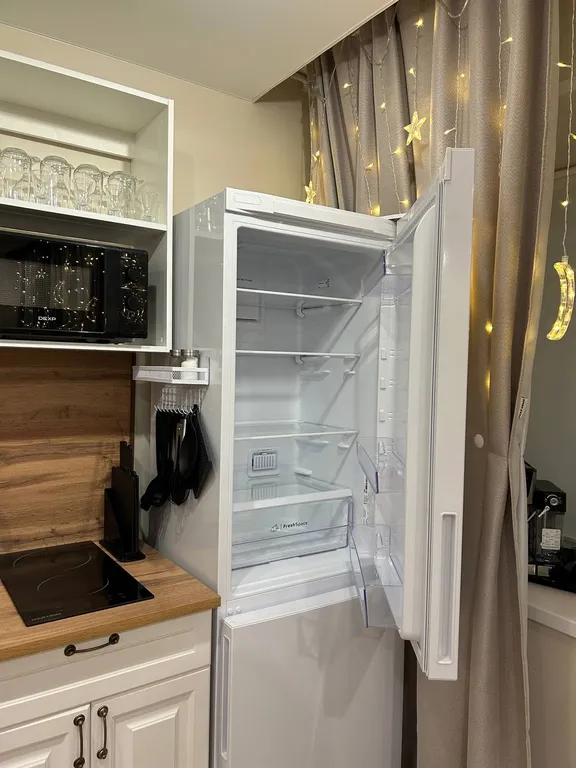 Квартира со свежим ремонтом и новой техникой в самом центре г.Кировск