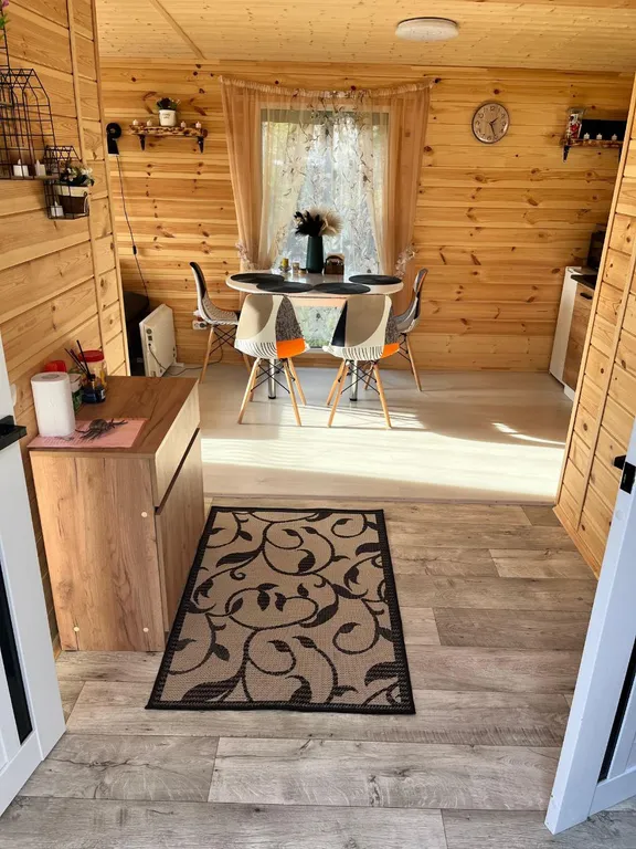 Домик с чаном в лесу