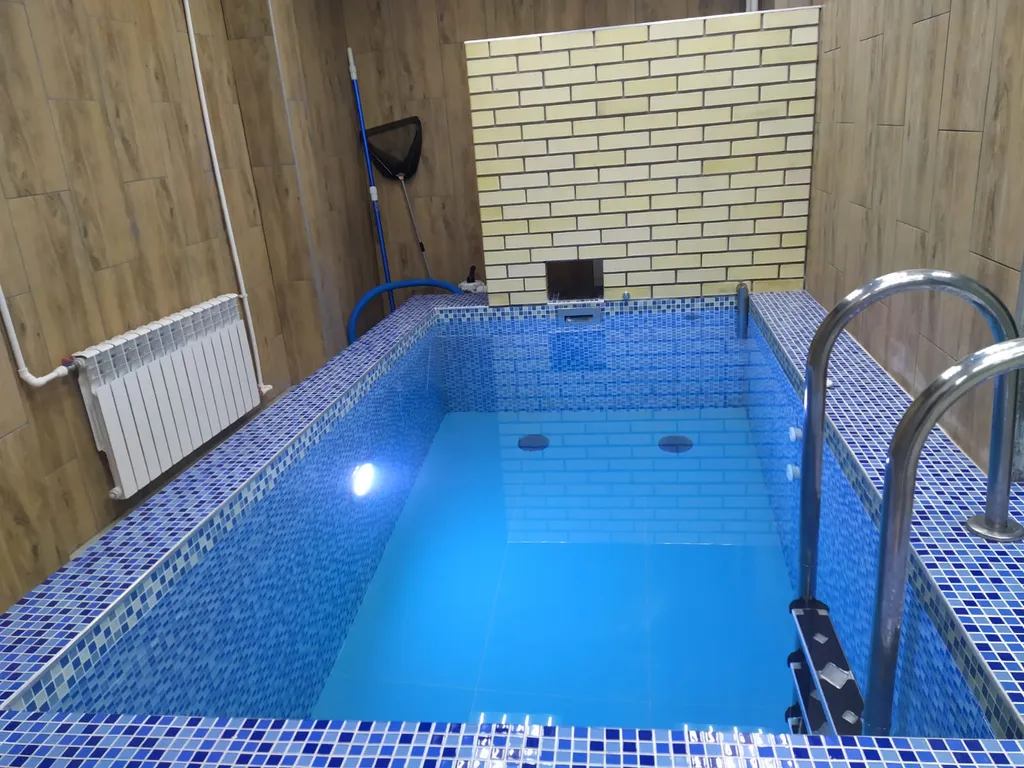 Коттедж на берегу в городе, сауна с бассейном