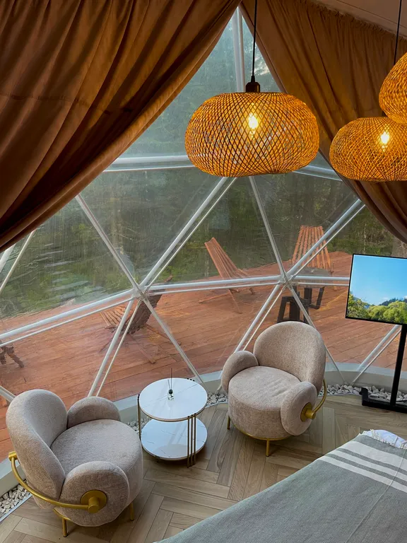 Купольный дом «NEON» на 4 гостя