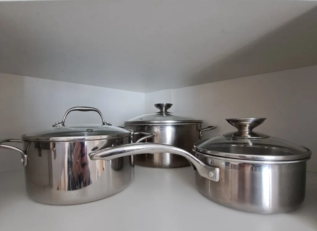 Дом с качелями