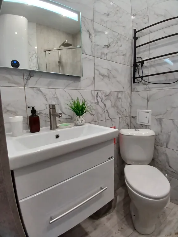 Новая квартира-студия бизнес класса с бассейном