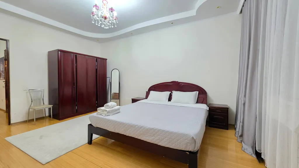 Евротрешка с 2-мя кроватями и раскладным диваном в центре