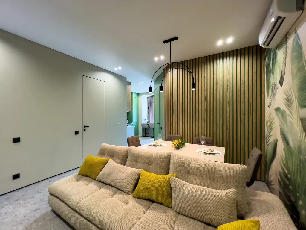 Новая квартира с просторной терассой и прекрасным видом на горы