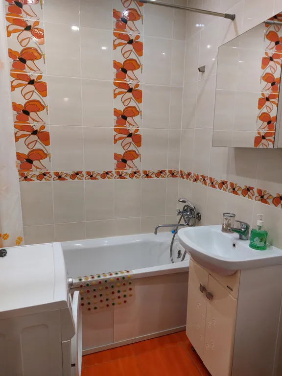 Уютная квартира с панорамными окнами в пол и красивым видом на парк