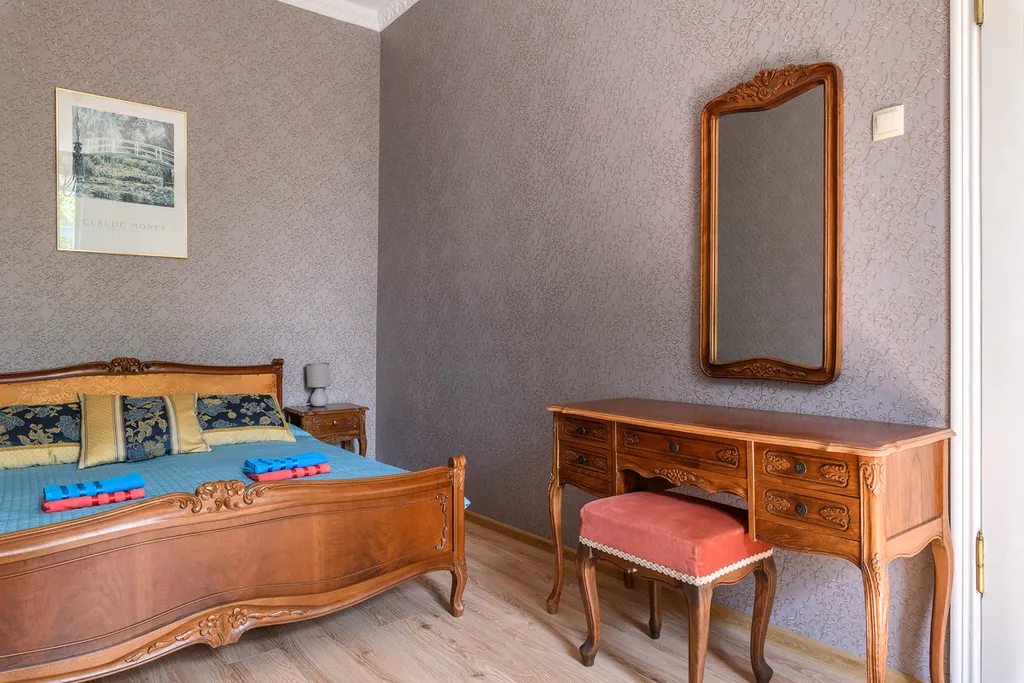 Роскошная квартира с балконом и парковкой рядом с Петропавловкой