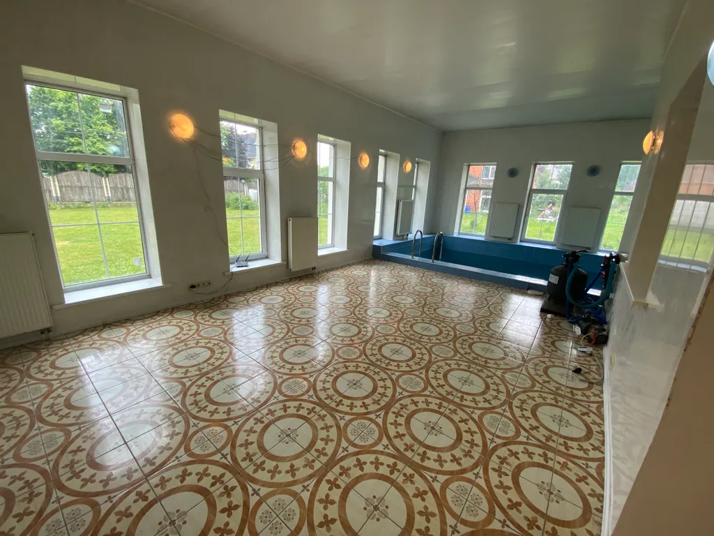 6-комнатный Дом