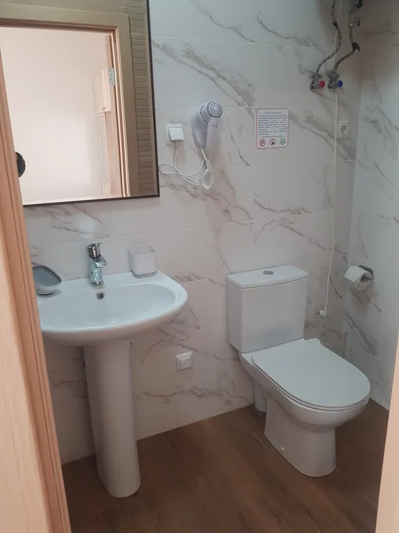 Номер семейный с боковой панорамой в первой линии азовского побережья