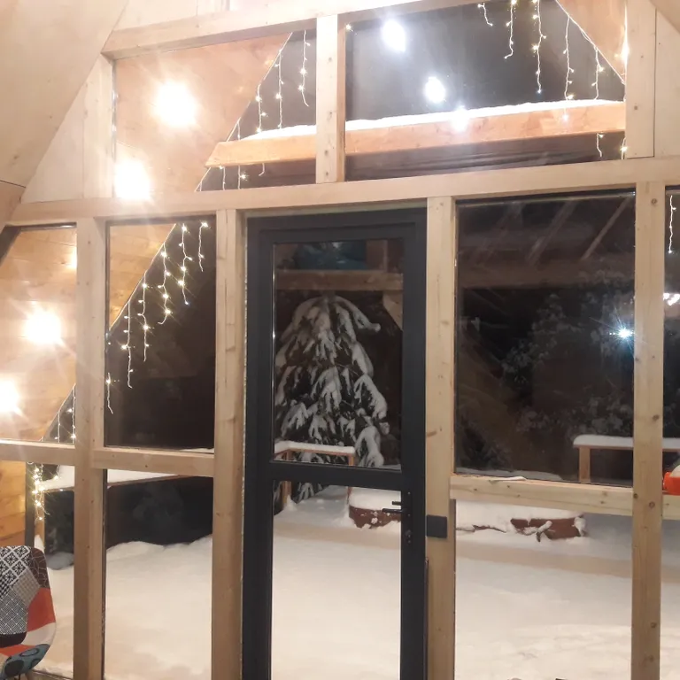 Уютный дом с баней и купелью в сосновом бору