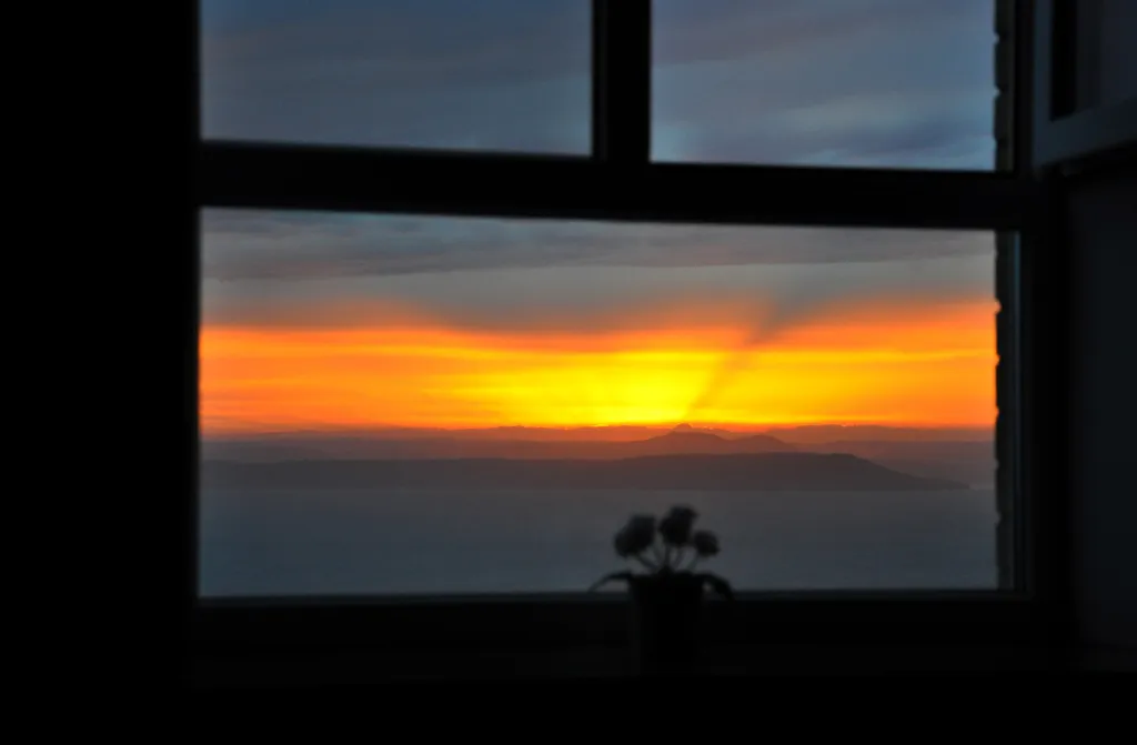 Уютная студия с 1 отдельной спальней в центре с видом на море